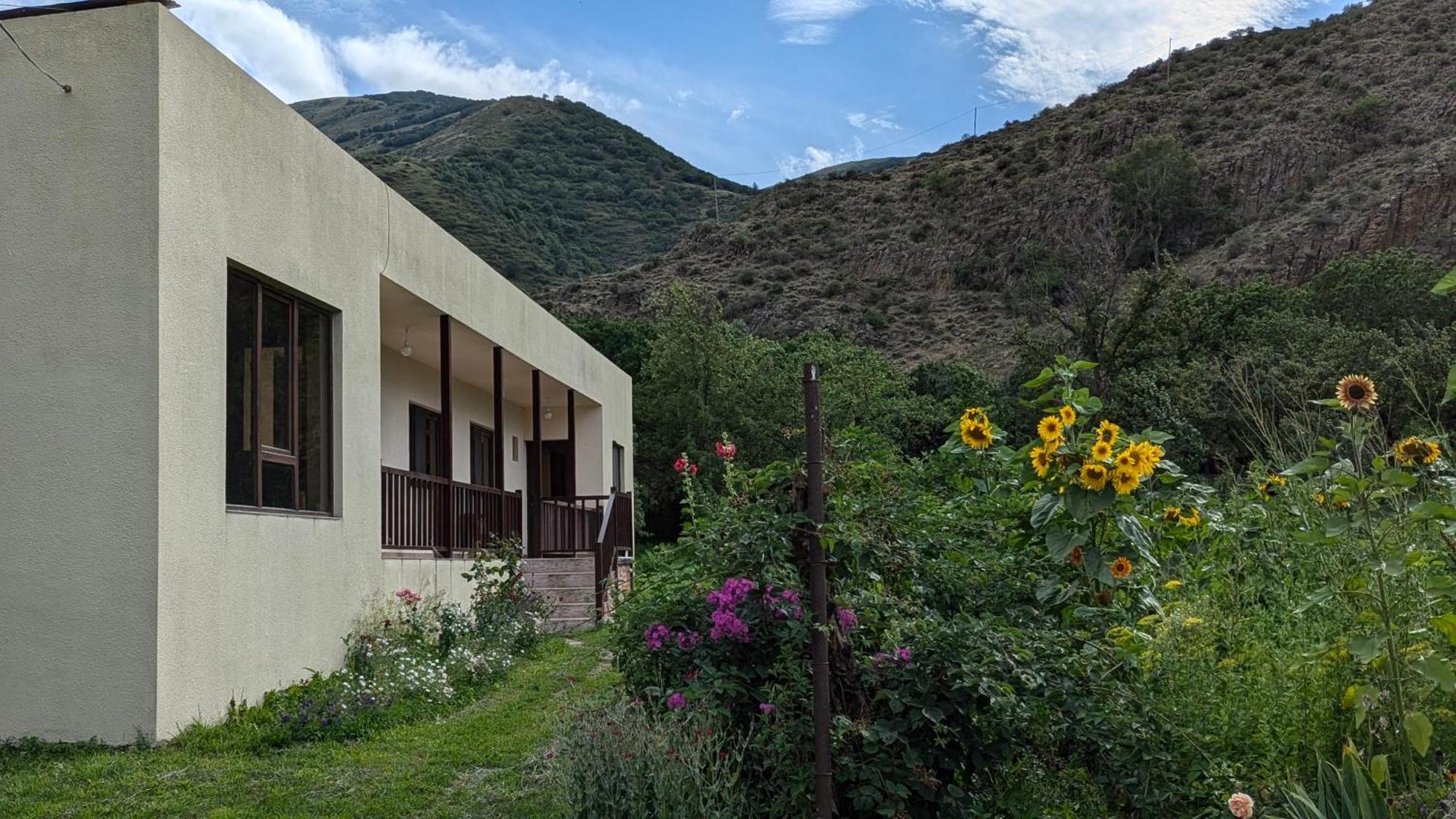 Bee House Ξενοδοχείο Pia Εξωτερικό φωτογραφία